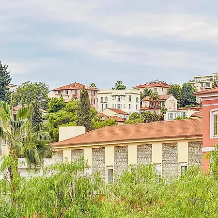 Charming 2-bedroom Retreat Near Center With Excellent Transport Links Apartament *